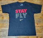 Vintage Męska koszulka Nike "Stay Fly" Czarna Elephant Print Spell Out Rozmiar L 