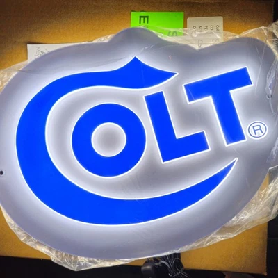 NOVO logotipo de armas de fogo Colt loja de armas revendedor homem caverna garagem placa iluminada funciona - Imagem 1 de 4