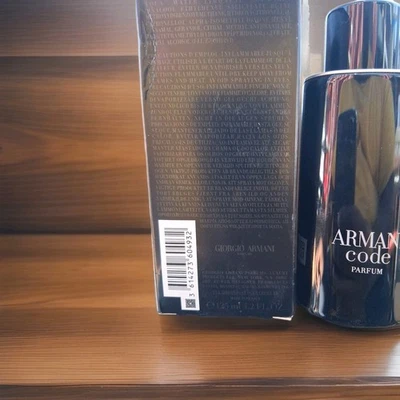 Georgie, Armani Code Perfume 125 ml 4,2 fl OZ sin usar Foto 1 de 4