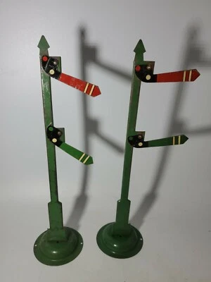 Vintage Lot of 2 11" Signal Posts Green Train Set Parts - Image 1 of 4