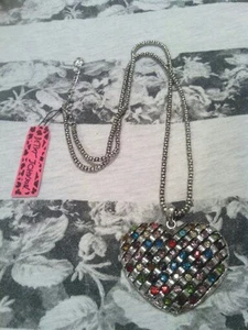 betsy johnson Herz mehrfarbig Strass BLING Halskette Valentinstag Geschenk - Bild 1 von 1