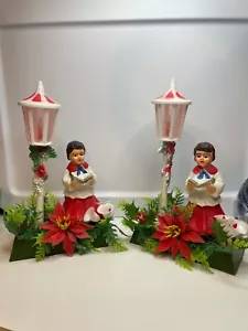 EIN PAAR VINTAGE WEIHNACHTSLIEDER MIT LAMPENMAST AUF STECHPALMENSOCKEL 10 1/2" Kunststoff - Bild 1 von 10
