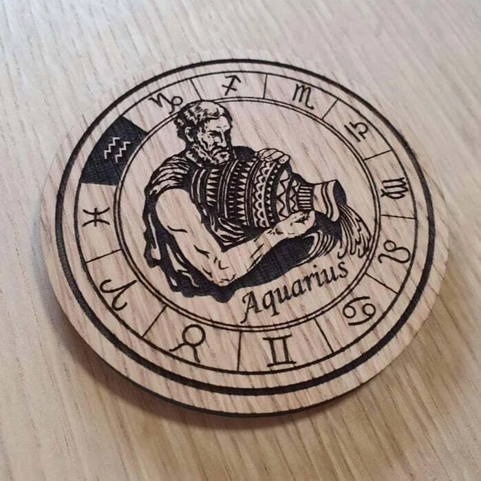 Montaña rusa de madera cortada con láser. Signos del zodiaco Acuario signo estelar Foto 1 de 1