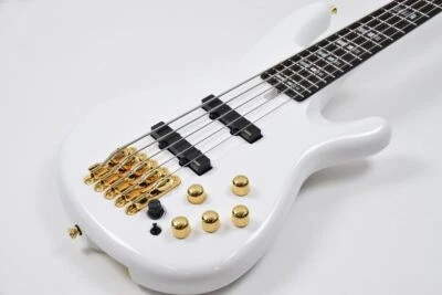 Bajo Yamaha BBNE2 Nathan East Signature 5 cuerdas blanco con estuche rígido nuevo Foto 1 de 4