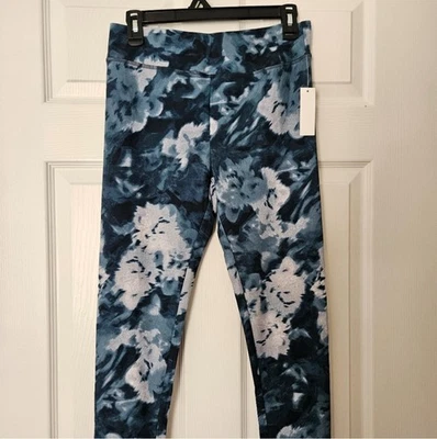 NUEVO CON ETIQUETAS Time and Tru Mujer Gamuza Capri Leggings Talla S (4-6) Azul Shibori Foto 1 de 4