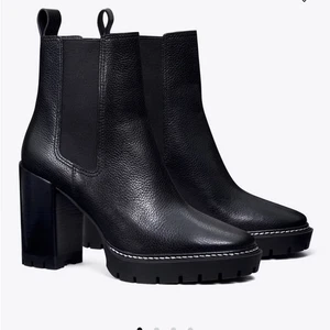 Tory Burch Carson Stiefeletten mit Lug Sole - Bild 1 von 8