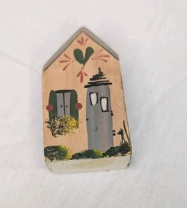 Imán de casa de madera pintado a mano Jan Lowder originales 1982 decoración del hogar casa de campo de colección - Imagen 1 de 9