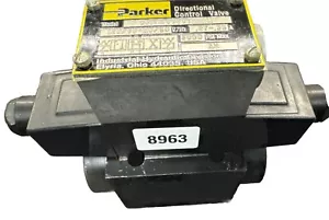 Válvula direccional Parker hidráulica D31VW operada por piloto D31VW8C2VY 110/120V 3000 - Imagen 1 de 8