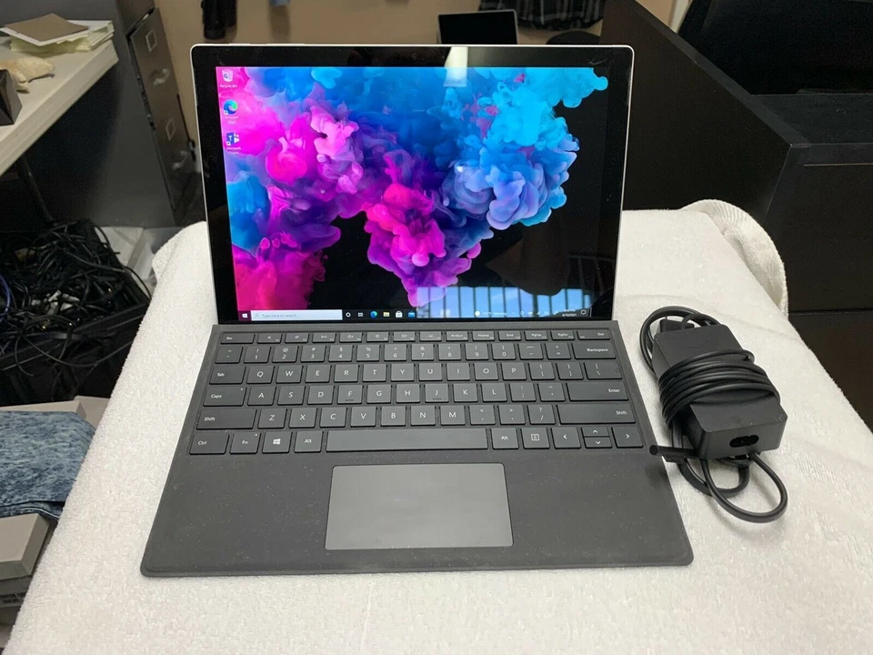 Microsoft Surface Pro 6 12.3"i5/i7-8250U/8650U 256GB 512GB 1TB Wins-Black/Silver - Image 1 of 4