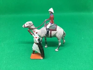 Cammello da equitazione europeo guidato da un arabo di Noble (giallo 491) da riparare - Foto 1 di 7