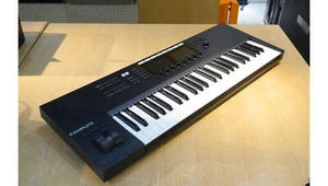 Native Instruments Komplete Kontrol S49 Mk2 Controller Keyboard MIDI Black - Picture 1 of 5