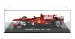 MODELLINO AUTO STATICO FERRARI F1 F10 2010 FERNANDO ALONSO CON VETRINA 1/24 - Foto 1 di 4