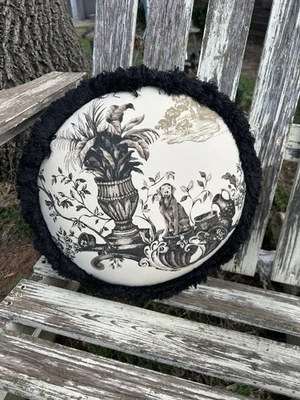 "Almohada redonda negra y beige para inodoro con flecos negros French Country 14"" en mal estado" Foto 1 de 4