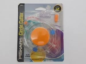 New in Package Fiskars Circle Cutter 9380 Papercrafting Scrapbooking - Picture 1 of 7