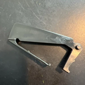 OEM Genuine McCULLOCH 93310 lever interlock PM 310~340 355 365 375 390 EB2.1 NOS - Picture 1 of 4