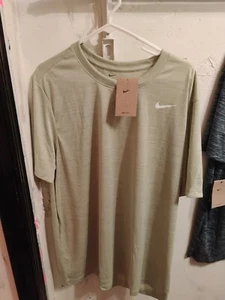 NEW Men's Nike Swim Dri-Fit Green T-Shirt Sun Protection UPF40+ NWT $38 XL - Picture 1 of 1