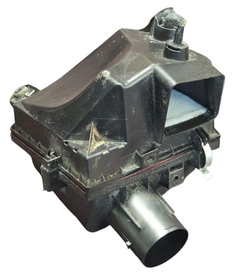 2014 2015 2016 2017 2018 2019 2020 LEXUS IS200-IS350 AIR FILTER BOX OEM - Image 1 of 4