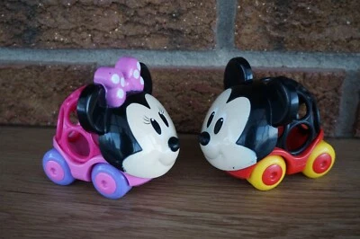 LOTE de juguetes para bebés conjunto de bolas O BOLAS negro Mickey Mouse y rosa Minnie Mouse agarre para coche Foto 1 de 4