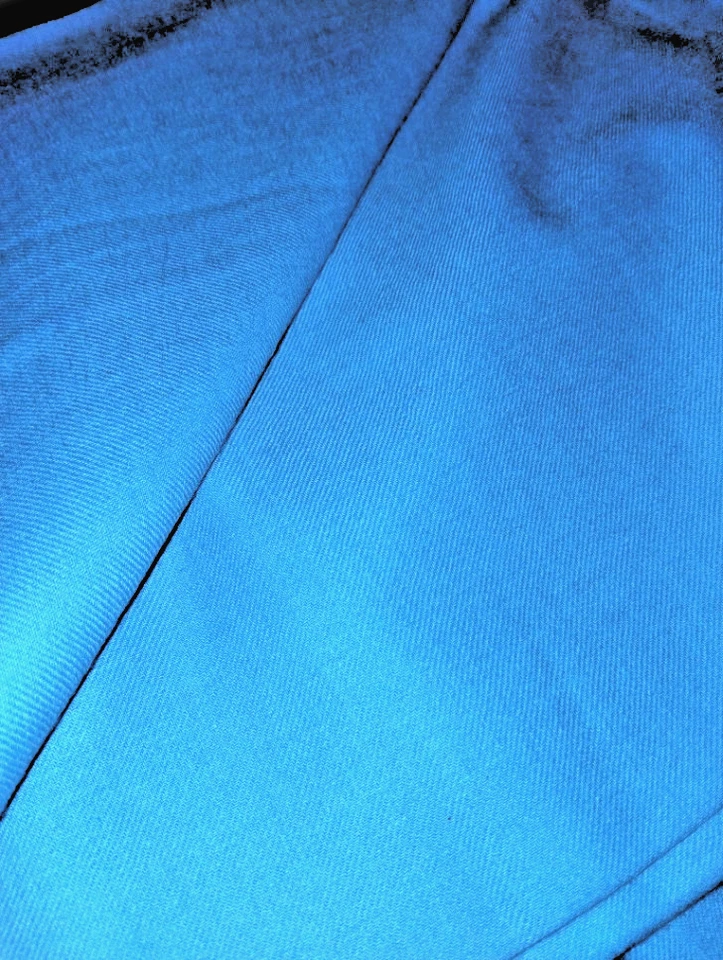 2.20m  x 115cm Viyella 55%wool/cotton mix Sky Blue slight Flaw on fold - Image 1 of 1