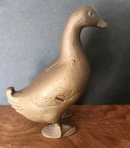 ANTIGUA CAJA DE AHORROS DE PATO DE HIERRO FUNDIDO - Imagen 1 de 6