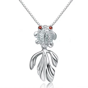 NUEVO Collar de Encaje Moderno Plata Goldfish Lab Granate Ojos con Cuerda Negra - Imagen 1 de 2