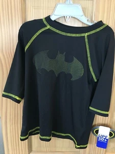 New DC Comics Batman Rash Guard swimwear Shirt Boys UPF 50+ - Picture 1 of 1