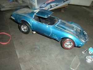 1968 CORVETTE MODEL 1/18 Scale FROM LATE 60'S - Picture 1 of 7