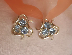 ORECCHINI firma Coro metallo argentato cristalli celesti a clip - Foto 1 di 6