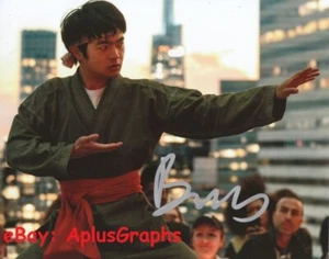 BEN WANG... Karate Kid: Legends' Li Fong - FIRMADO - Imagen 1 de 1