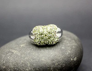 CLUSTER von PERIDOT STEINEN gefasst in .925 STERLINGSILBER RING SCHNELLER KOSTENLOSER VERSAND!! - Bild 1 von 6