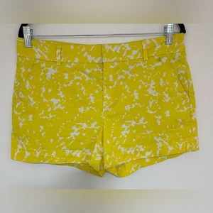 Calvin Klein Yellow and White 3.5” Length Flat Front Shorts Size 10 - Picture 1 of 7