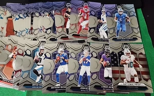 NEU 2024 PANINI MOSAIC FOOTBALL - 60+ VET BASE LOT - LAMAR ALLEN RICHARDSON HILL - Bild 1 von 2