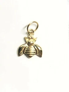 14k Yellow Gold Tiny Bee Charm Pendant. - Picture 1 of 2
