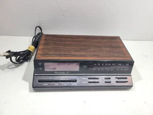 Realistic Chronomatic 267 AM/FM Alarm Clock Radio 12-1575 In Brown Color - Picture 1 of 2
