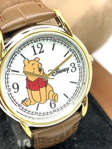 Reloj para mujer Disney Winnie the Pooh esfera blanca cuarzo cuero marrón W000545 - Imagen 1 de 12
