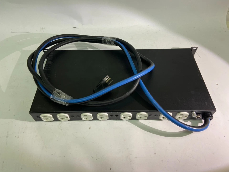 Middle Atlantic Products Rackmount Power Center Surge Protector PD-920R-NS - Image 1 of 4