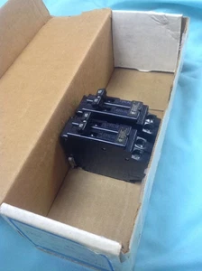 ⭐ Disyuntor Challenger, CROUSE-HINDS C215, A215 -2 polos 15A, UBITBA215 - Imagen 1 de 6