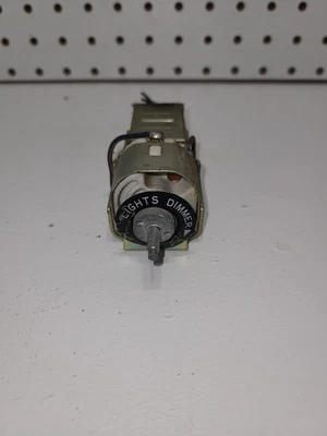 Dodge D-50 Plymouth Arrow 1979 1980 1981 1982 interruptor de luz para camioneta Foto 1 de 4