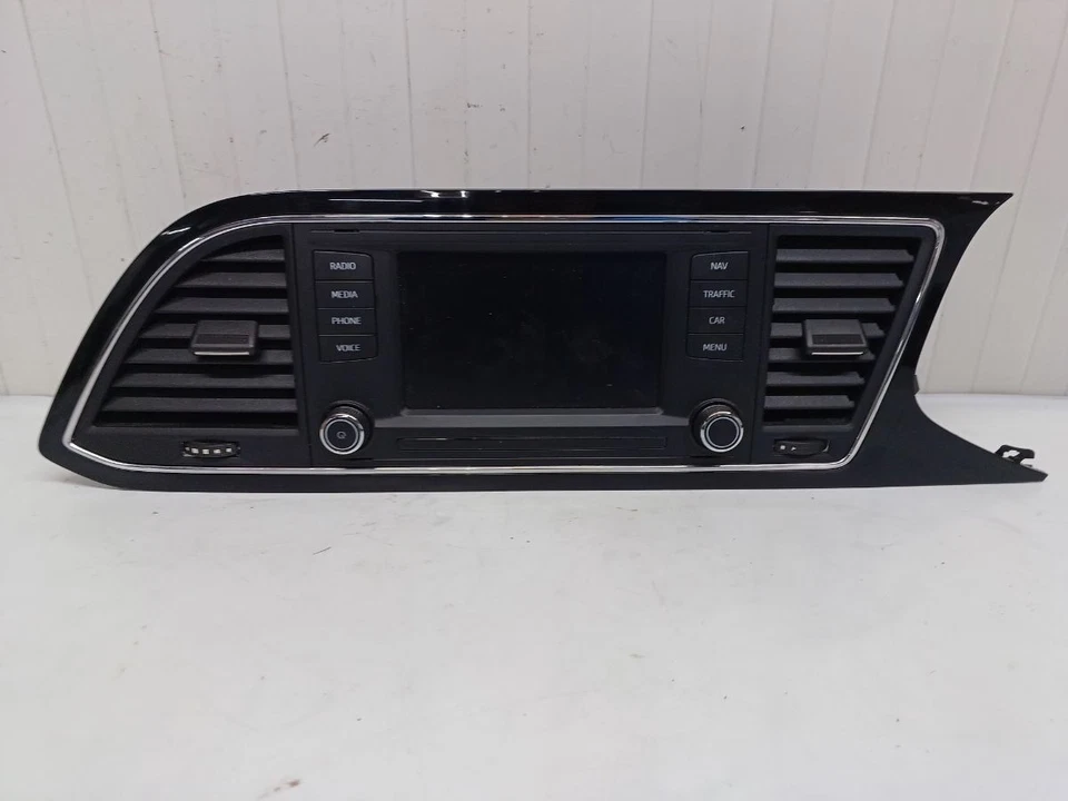 SEAT LEON FR MK3 RADIO STEREO SAT NAV SYSTEM HEAD UNIT 5F0919603A - Image 1 of 4