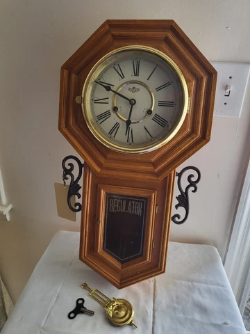 Regulator DEA Antique Wall Clock With Key - Works! Cover