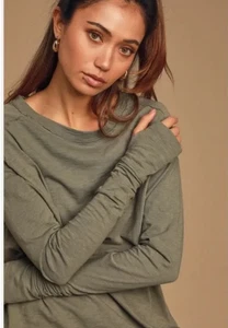 Camiseta para mujer We The Free People Top Arden talla pequeña de gran tamaño verde militar tejido calado - Imagen 1 de 10