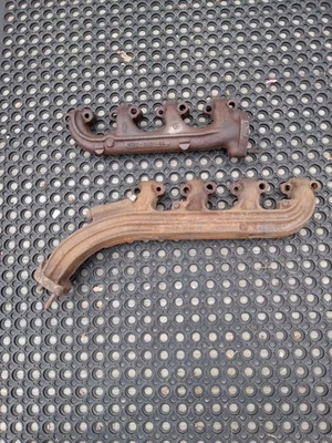 Par de colectores de escape originales Ford Mustang II 1975-78 V8 FOMOCO  Foto 1 de 4