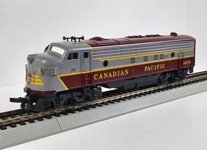 HO Atlas CP Canadian Pacific FP-7 Diesel Locomotive #4075 - Picture 1 of 14