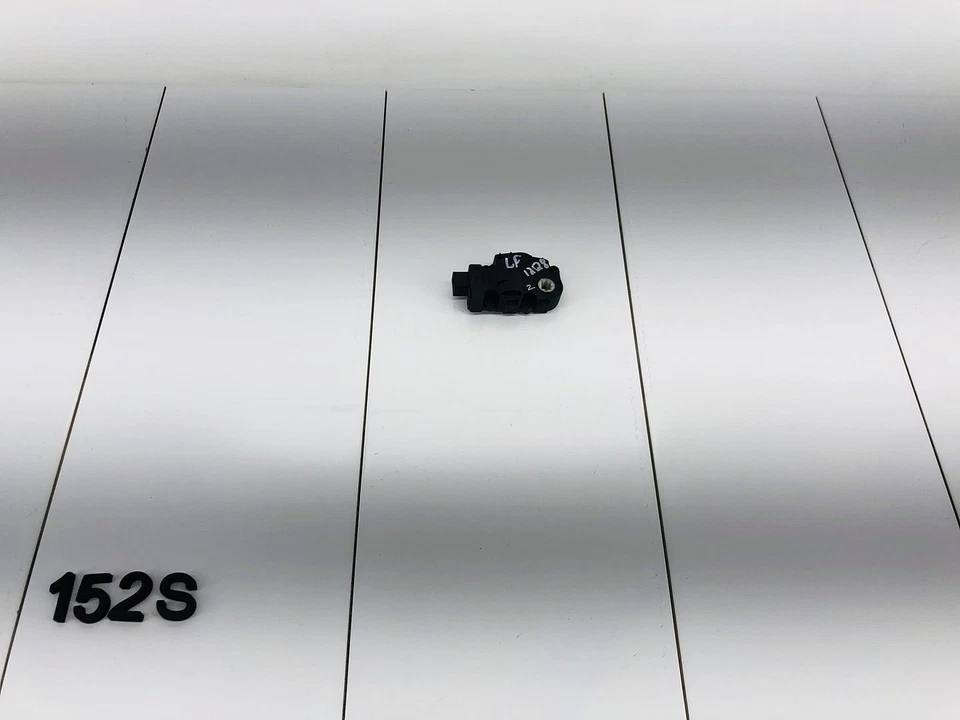 08-13 BMW 128I E82 SALPICADERO LADO IZQUIERDO CLIMATIZACIÓN VENTILACIÓN AIRE SOLAPA PUERTA ACTUADOR OEM Foto 1 de 4