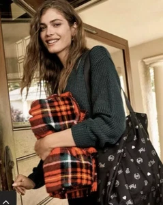 Nwt VICTORIA SECRET PINK BLACK FRIDAY Large TOTE BAG and Plaid BLANKET Set - Picture 1 of 9