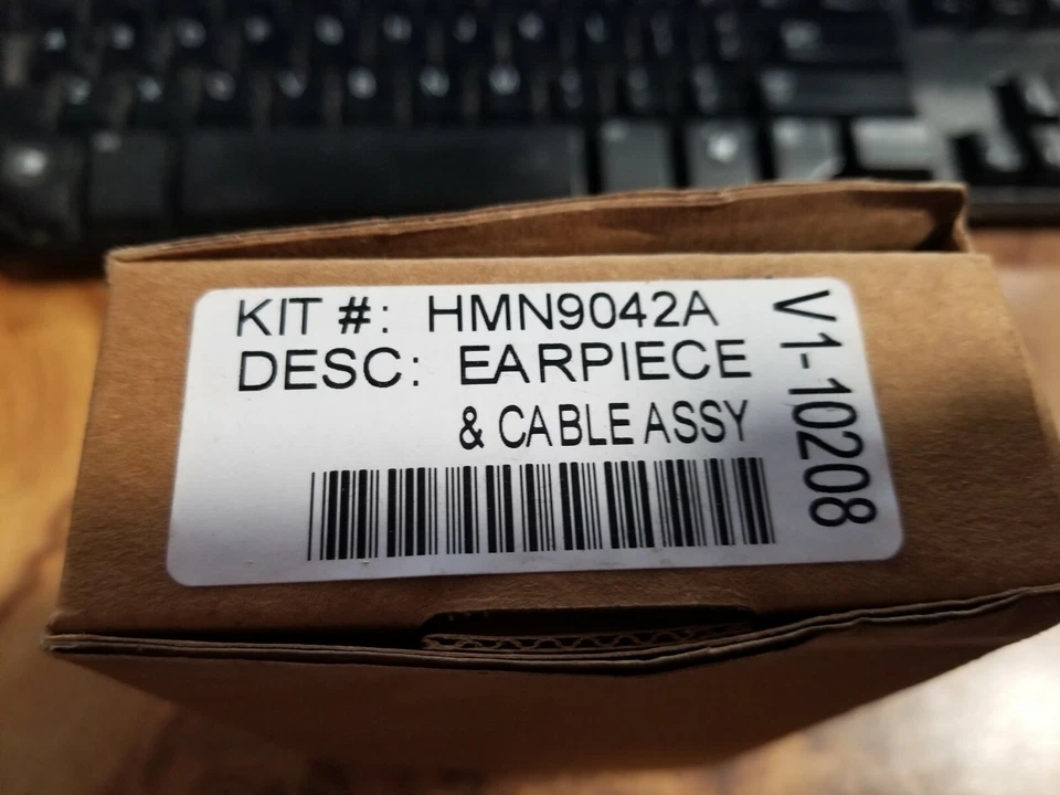 New Motorola HMN9042A Single Wire Earpiece GP350 Radio   - Image 1 of 1