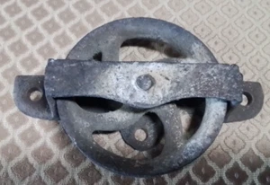 Rodillo de oruga inferior para puerta de granero único vintage antiguo original - Imagen 1 de 7