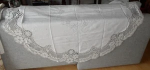 Wunderschöne alte Tischdecke 150 cm im Durchmesser sehr schöne und viel Spitze - Bild 1 von 8