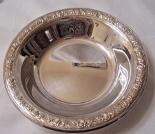 VINTAGE REED & BARTON SILVERPLATE "CLASSIC ROSE" DESIGN 6.5" ROUND DISH/BOWL