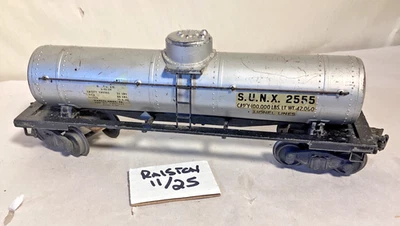 Vintage Lionel O/O-27 #2555 Sunoco tin tank car model train car - Image 1 of 4